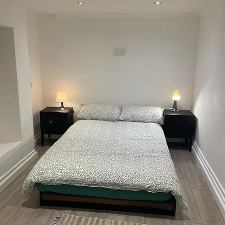 Plough Way Flat Apartment ลอนดอน ภายนอก รูปภาพ